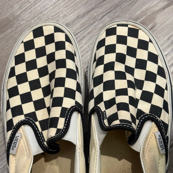 Checkerboard vans - Picture 6 of 6